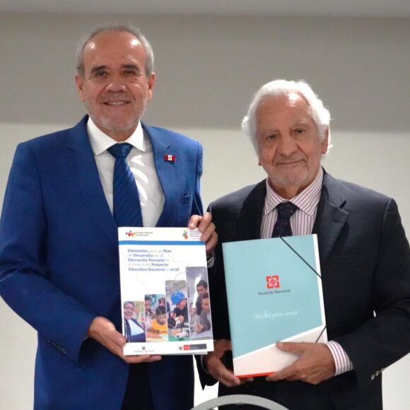 El CNE presenta ante el Foro del Acuerdo Nacional su Plan de Desarrollo 2025